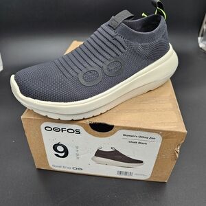 OOFOS Women's Slip On Sneakers in Chalk and Black